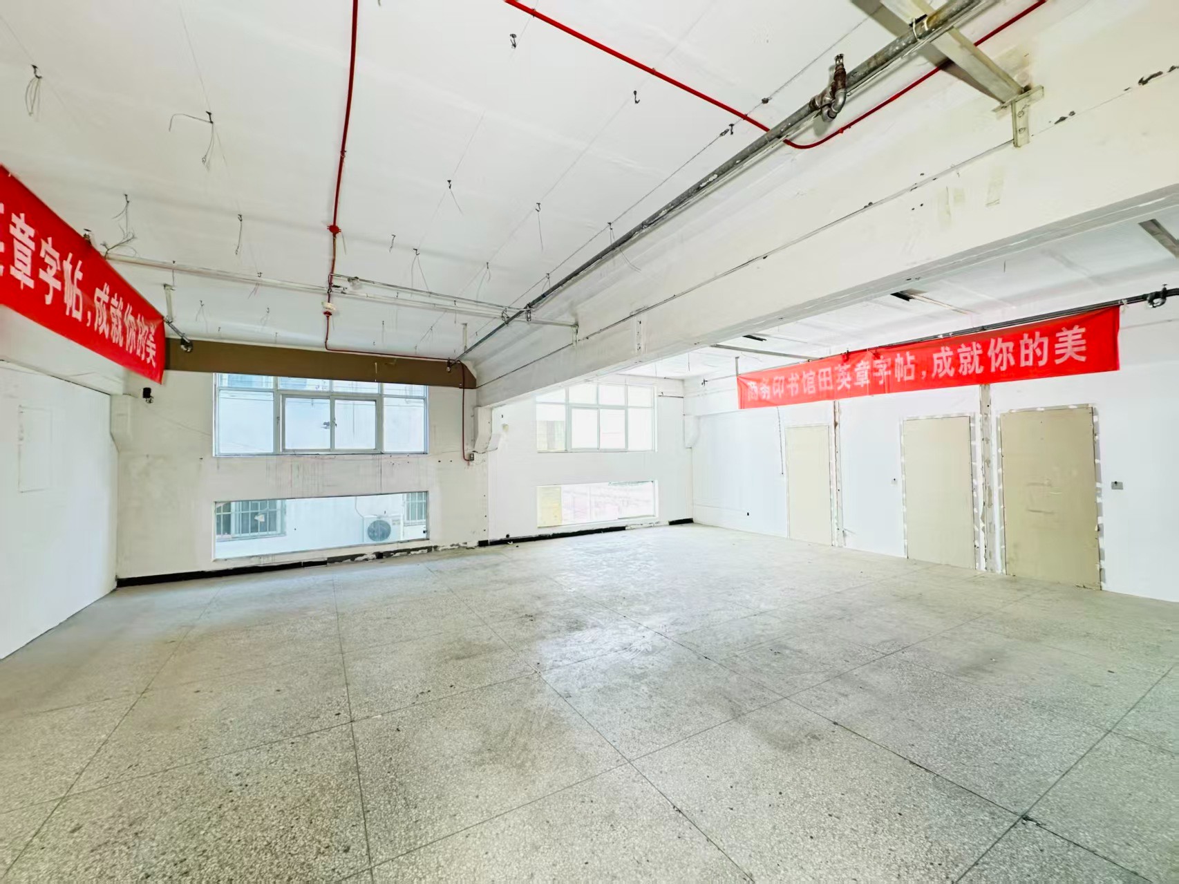 长春路重点吸引人工智能应用、数字经济、电商直播、智能制造服务、软件开发、科技创新企业及创业团队入驻